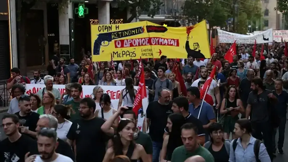 Yunanistan'da polis otizmli genci öldürdü, sokaklar karıştı!