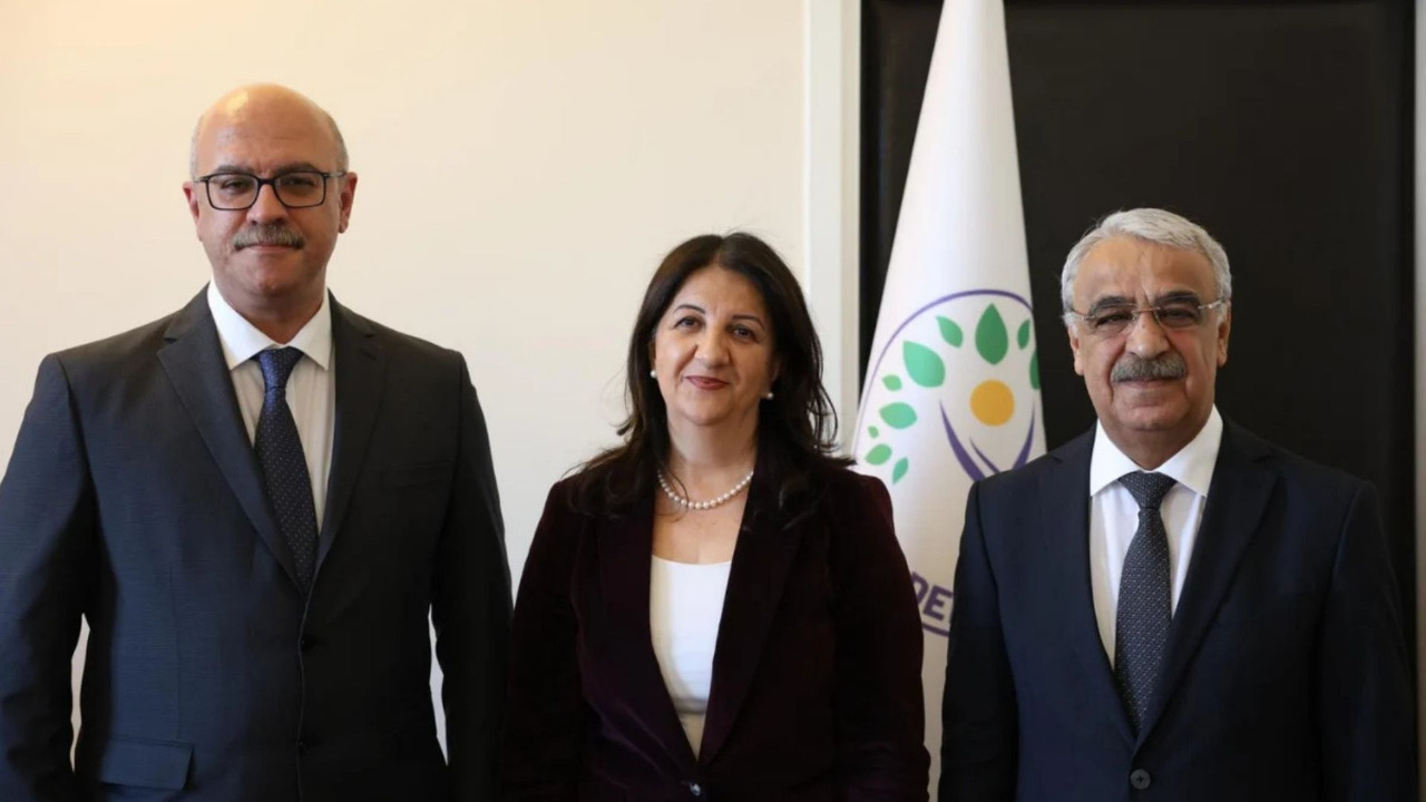 DEM Parti İmralı Heyeti Öcalan ile görüşmek üzere yola çıktı
