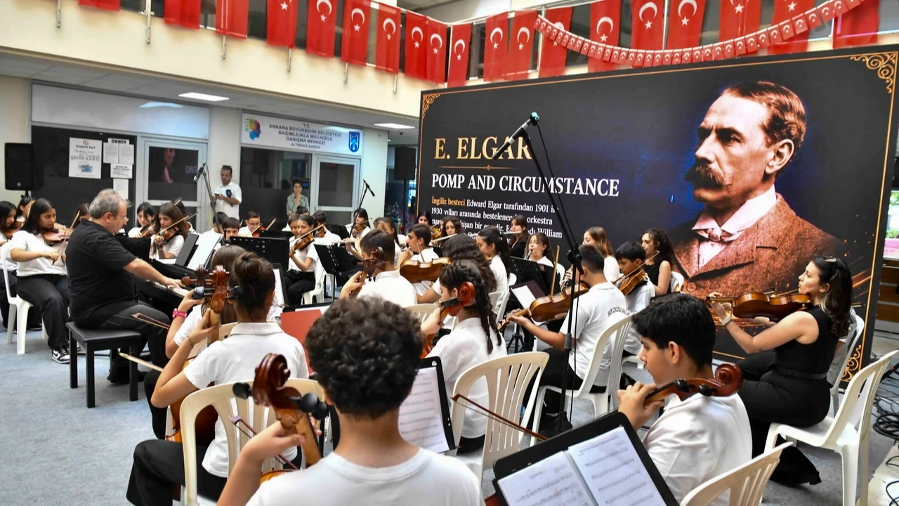 Ankara Büyükşehir'in Her Çocuğa Sanat Projesi ile geleceğin sanatçıları yetişmeye devam ediyor