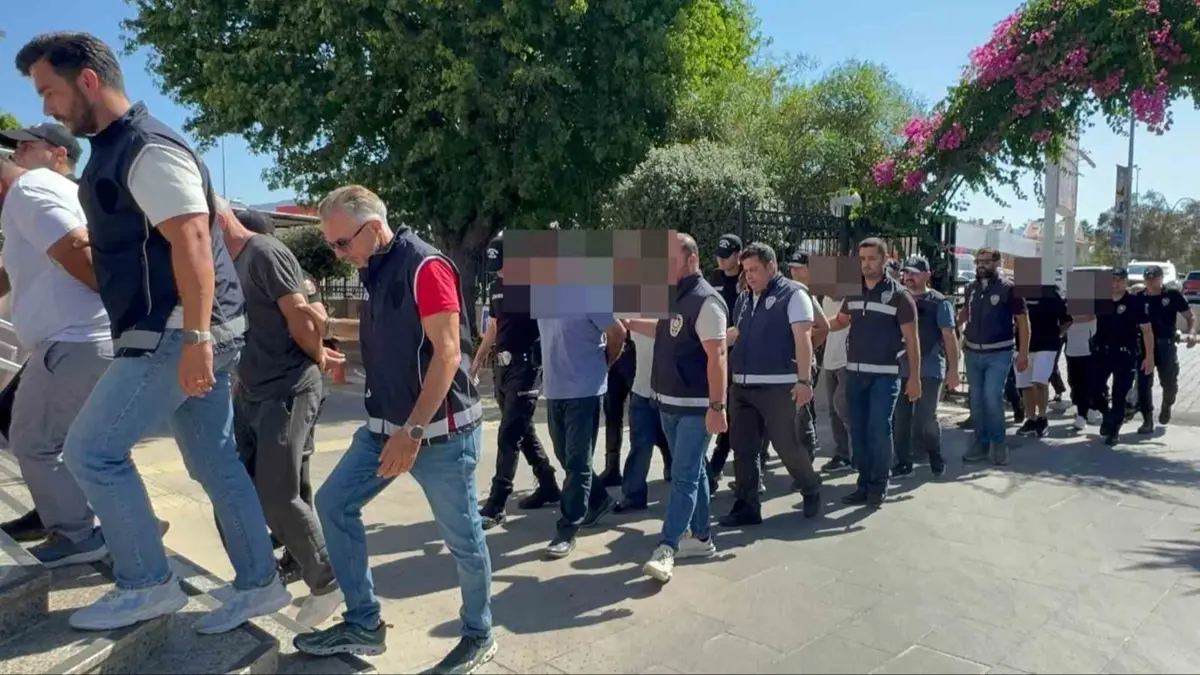 Eş zamanlı göçmen kaçakçılığı operasyonu: Çok sayıda tutuklama