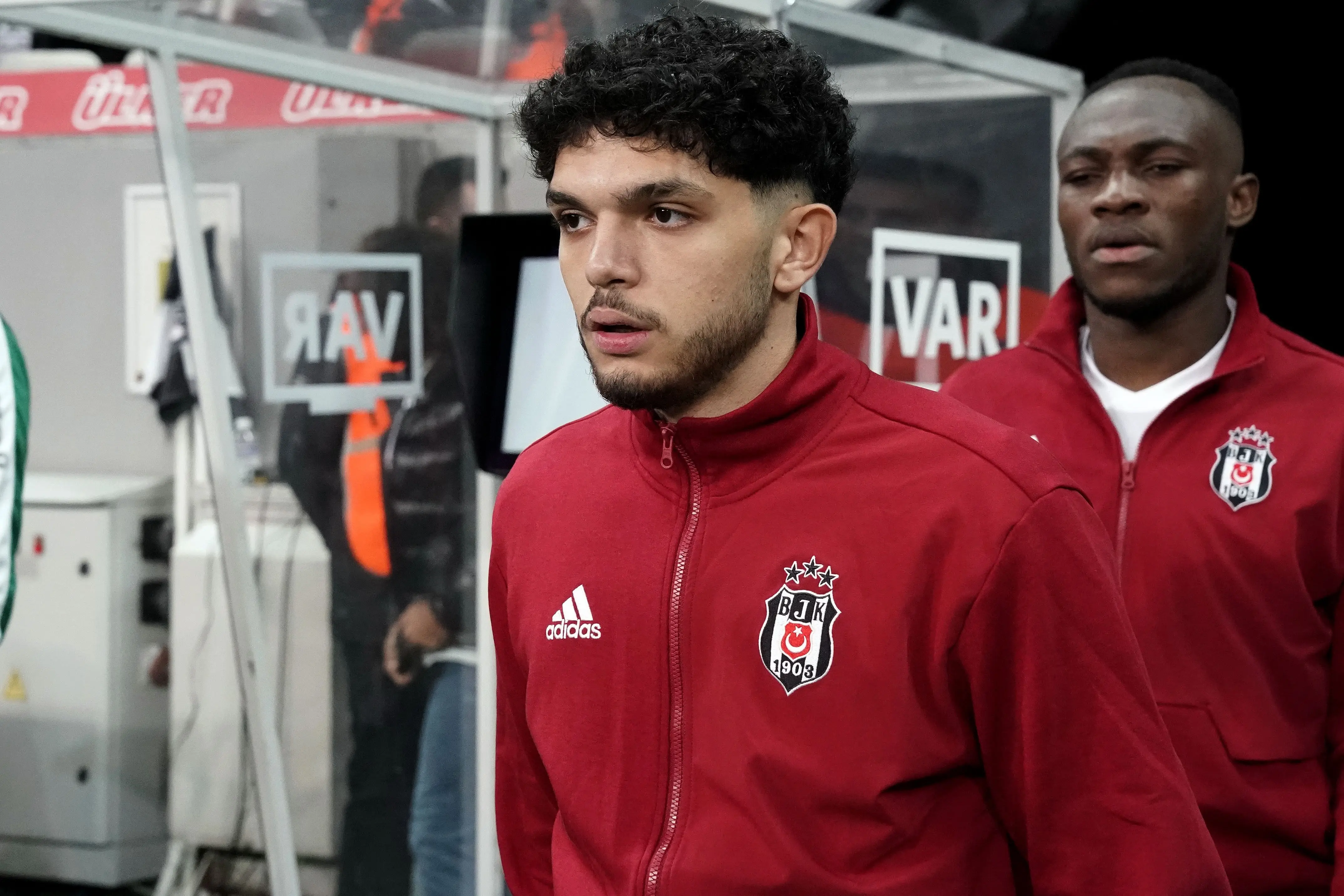 Beşiktaş ayrılığı duyurdu: Bonservisiyle ayrıldı
