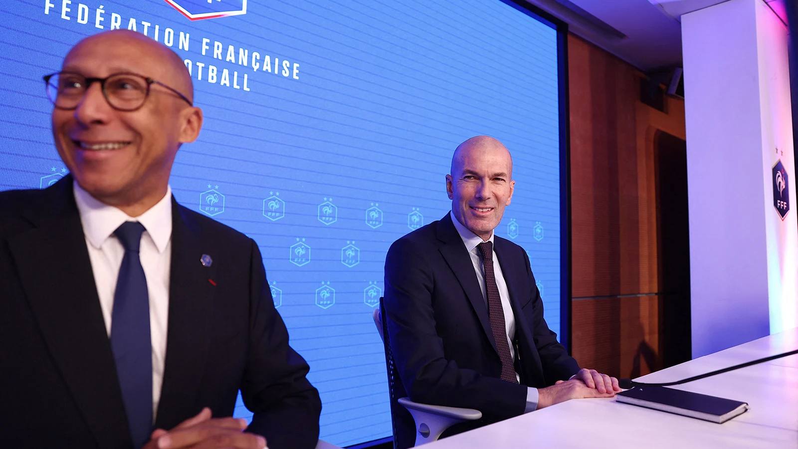 Fransa Milli Takımı’nın yeni teknik direktörü resmen Zinedine Zidane oldu