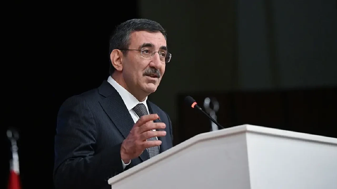 Cevdet Yılmaz açıkladı! Memur ve emekli maaşlarına düzenleme olacak mı?