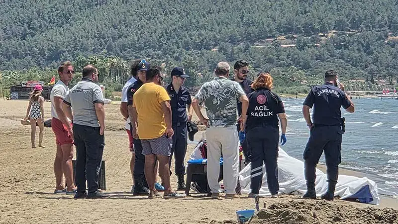 İzmir'de sahilde erkek cesedi bulundu