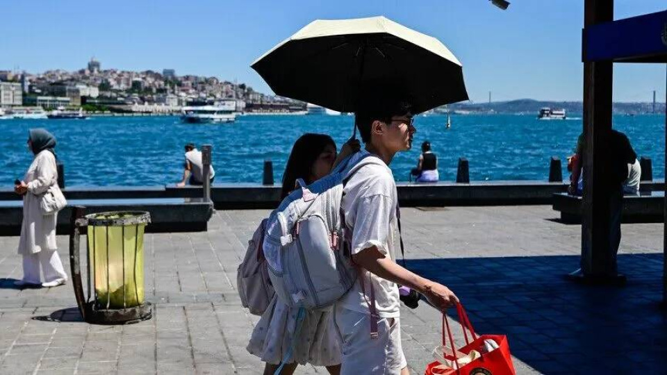 Termometreler alarm veriyor... Sıcaklıklar daha da artıyor! Bugün hava nasıl olacak?