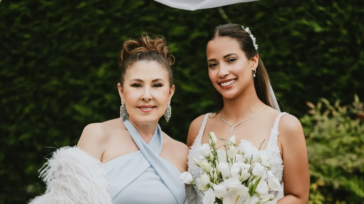 Nilüfer'in kızı Ayşe Nazlı Yumlu kiminle evlendi?