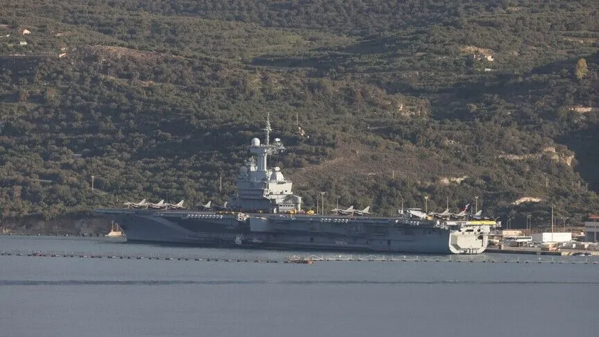 Orta Doğu'ya gönderilen Charles de Gaulle gemisi Fransa'daki limanına dönüyor