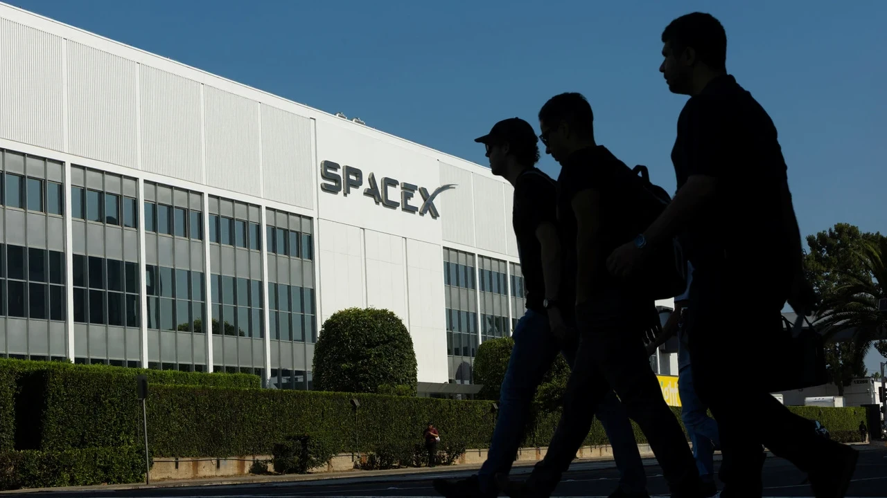 SpaceX rüzgarı sona mı erdi? Hisseler sert düştü, Musk 59 milyar dolar daha kaybetti