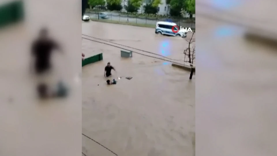 Kırşehir’de Sel Sularına Kapılan Yaşlı Adam Kurtarıldı