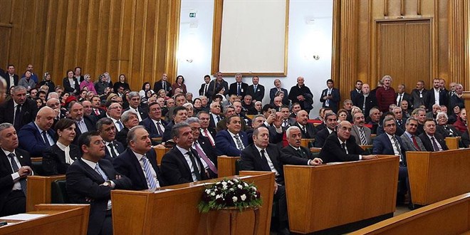CHP grupta değişim: İki ismin 'grup başkanvekili' tabelaları indirildi