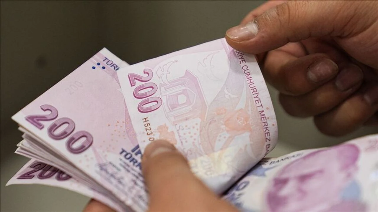Emekli zammı Meclis'ten geçti!