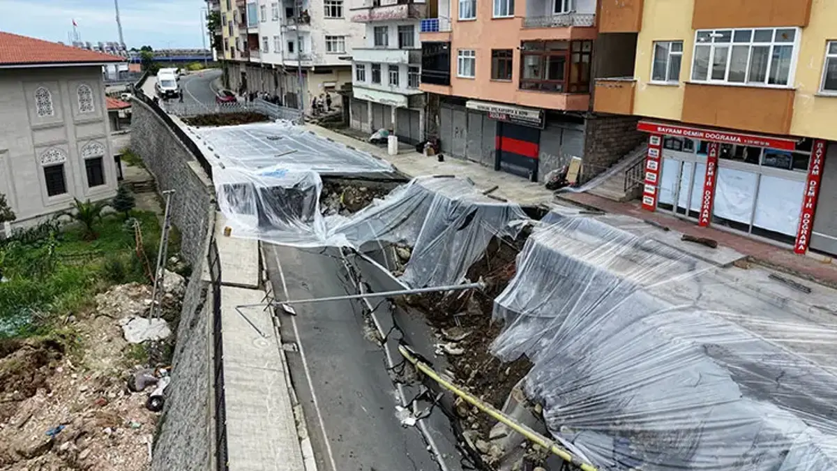 Rize’de çöken yolda önlem