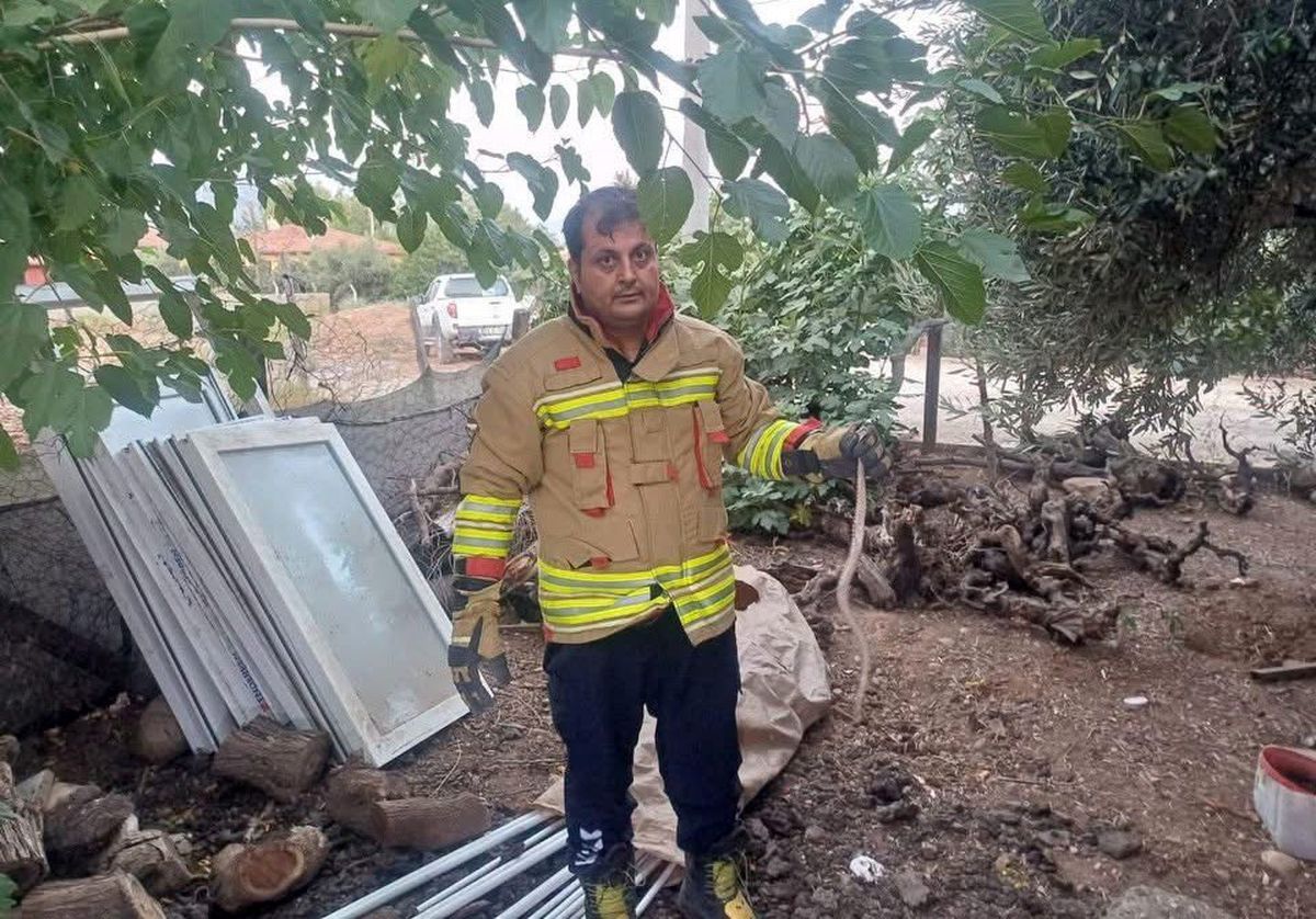 Hatay’da yerleşim alanlarında görülen yılanlar doğal yaşam alanına bırakıldı