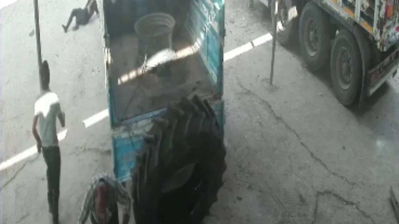 Siirt’te şişirilen lastik bomba gibi patladı: 2 yaralı