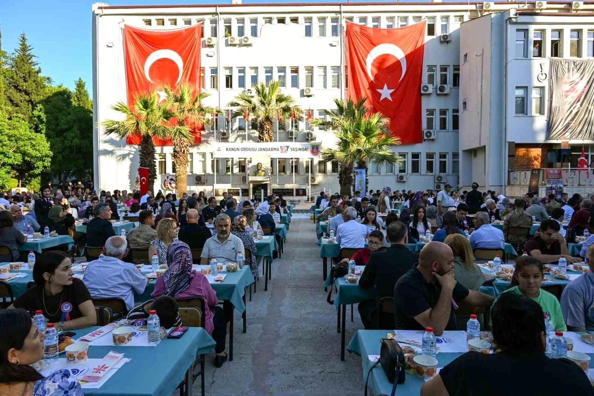 Jandarmanın 187. kuruluş yılı Manisa'da şehit aileleri ve gazilerle kutlandı