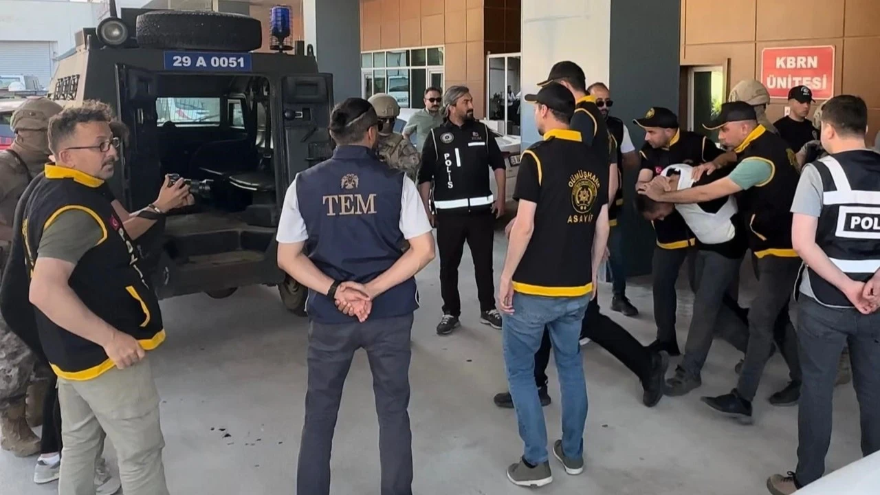 Kan donduran dehşet: Eşini odunla döverek öldürdü