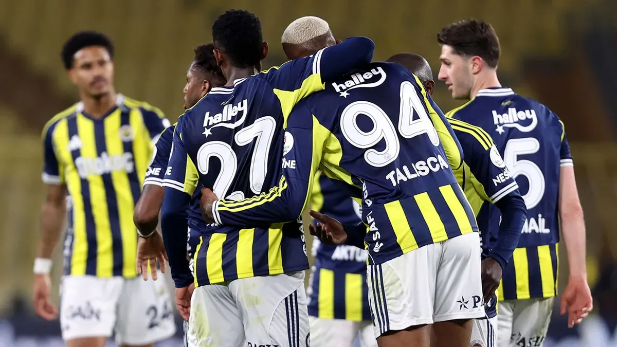 Fenerbahçe'de ayrılık çanları! Yıldız isimle yollar ayrılacak mı?