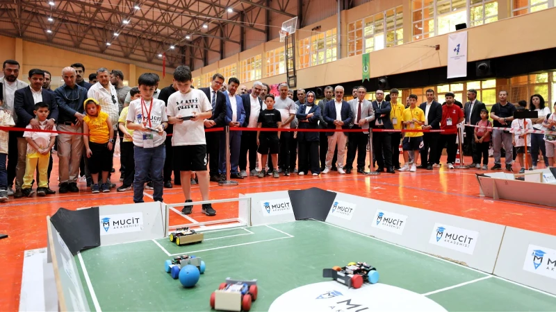 2. Teknoloji ve Robot Olimpiyatları’na yoğun ilgi
