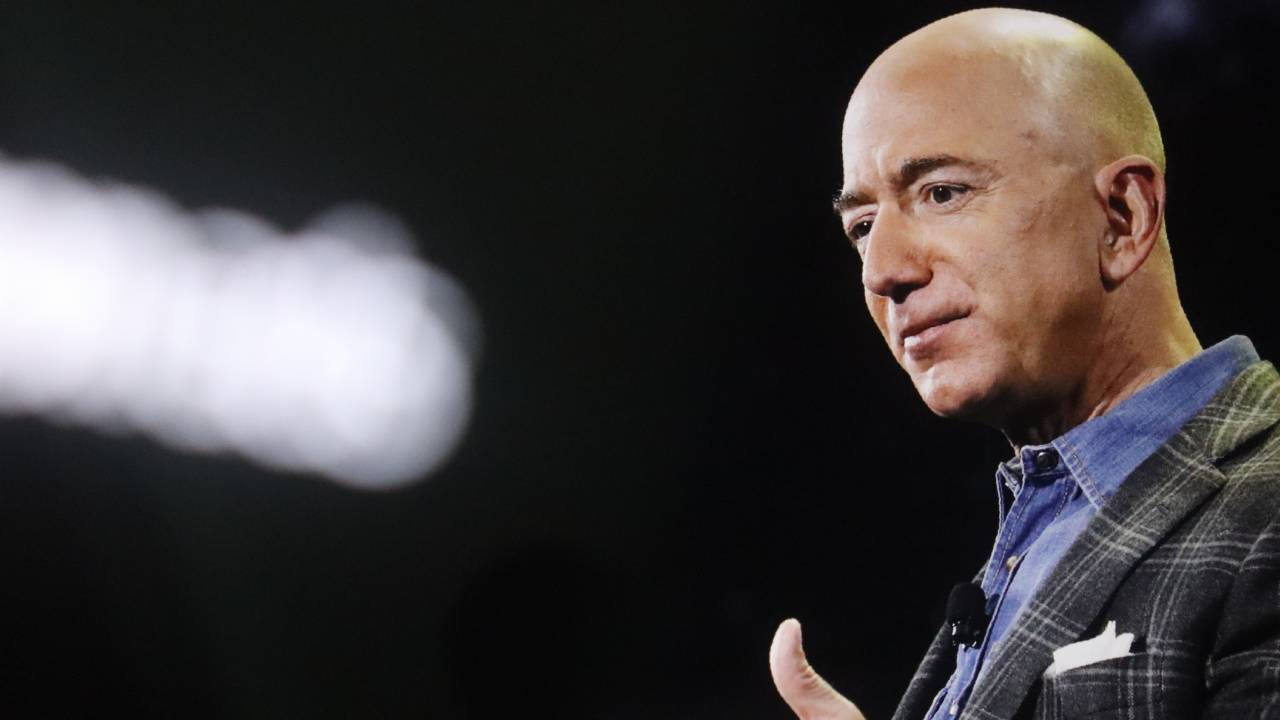 Premier Lig'de yüzyılın pazarlığı: Jeff Bezos, Liverpool'a ortak olmak için masada
