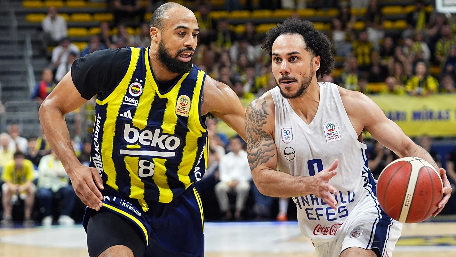 Fenerbahçe Beko'dan Anadolu Efes karşısında müthiş geri dönüş