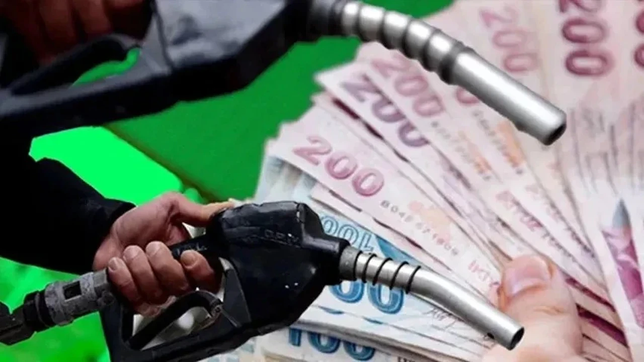 Akaryakıtta tabela değişti: Motorine üst üste üçüncü indirim geldi!