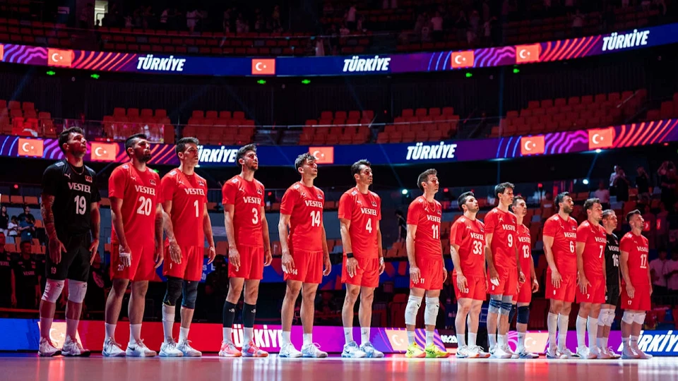 Türkiye İran voleybol maçı kaç kaç bitti? Filenin Efeleri VNL finallerine katılacak mı?