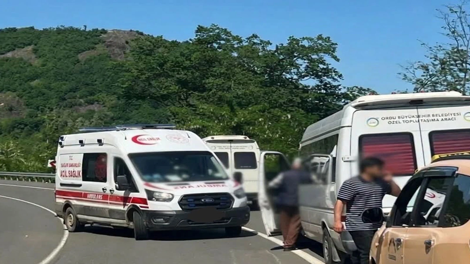 Ordu'da kalp krizi geçiren minibüs şoförü faciayı önledi: Hastanede hayatını kaybetti