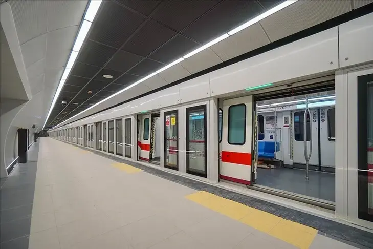 Halkalı-Arnavutköy Metro Hattı'nda ilk gün yoğunluğu! Türkiye'nin en uzun metro ring hattı