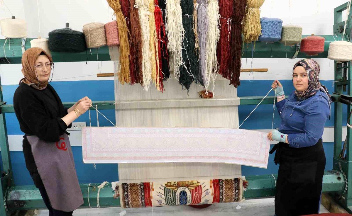 Misak-ı Milli Halısı'nın replikası Sivas'ta hazırlanıyor