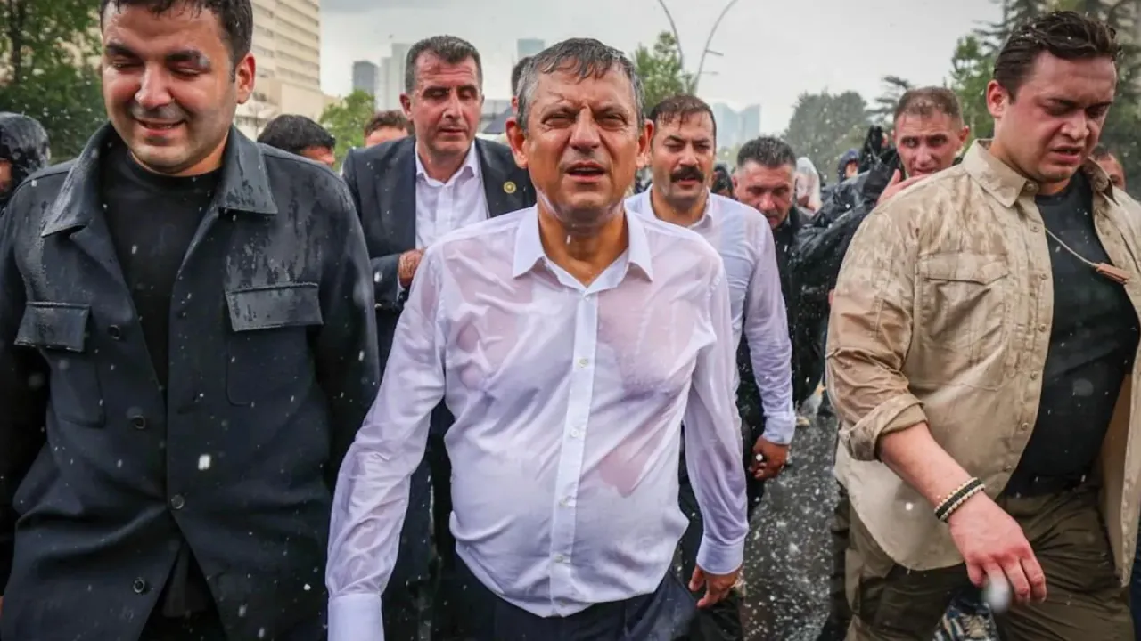 CHP kulisleri hareketlendi: İşte Özgür Özel'in kuracağı yeni partinin adı