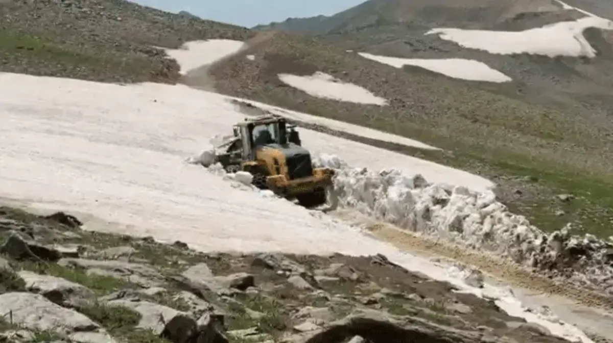 Temmuz ayında karla mücadele ekipleri iş başında!