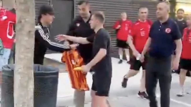 Kerem Aktürkoğlu'na Galatasaray forması uzattılar