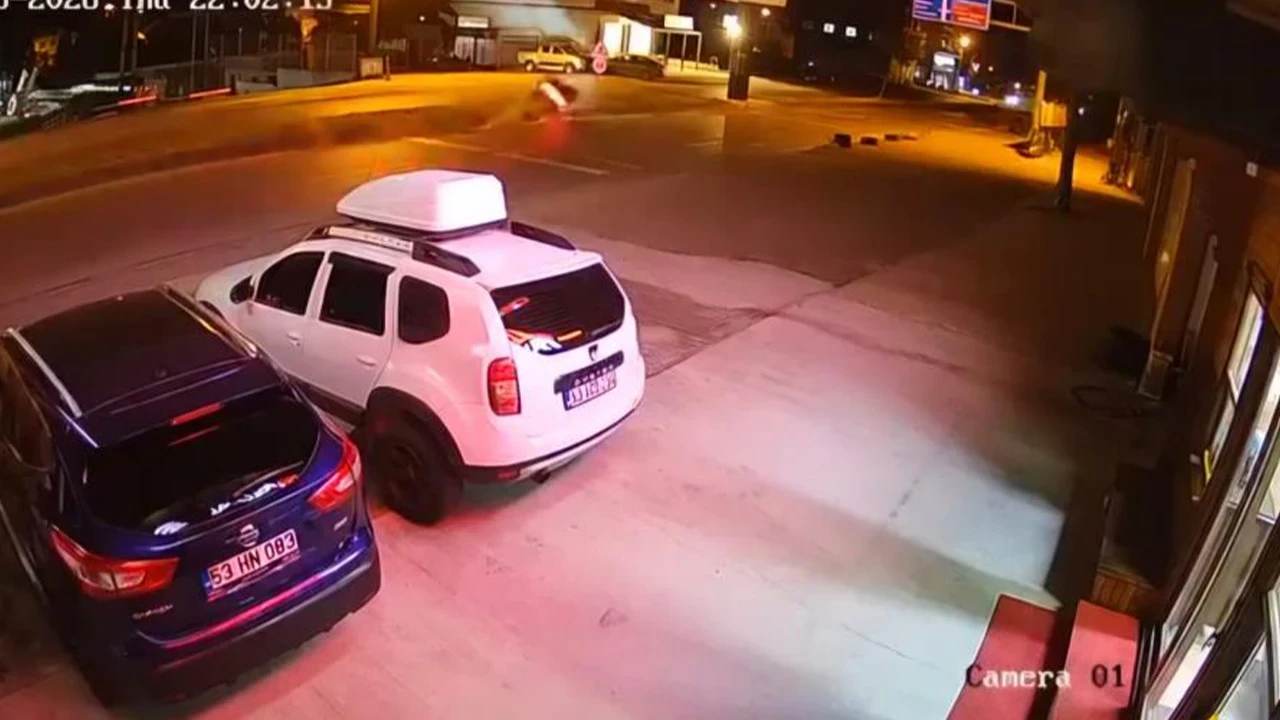 Köpeğe çarpmamak için gidonu kırdı, hayatını kaybetti