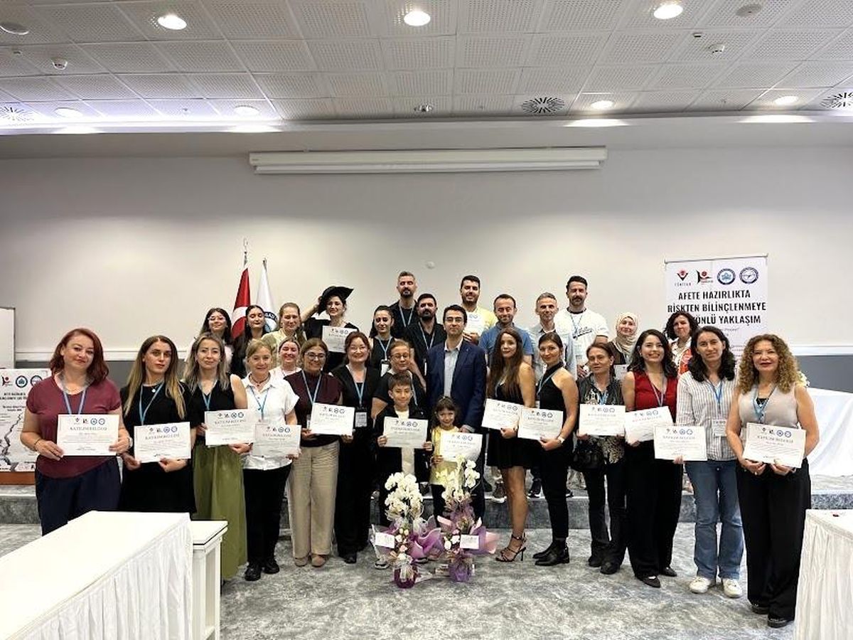 ESOGÜ'den afete hazırlıkta büyük adım: 15 ilden 26 öğretmen eğitimini tamamladı