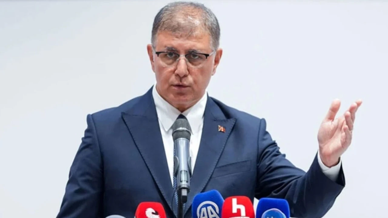 İzmir Büyükşehir Belediye Başkanı Cemil Tugay CHP’den istifa etti
