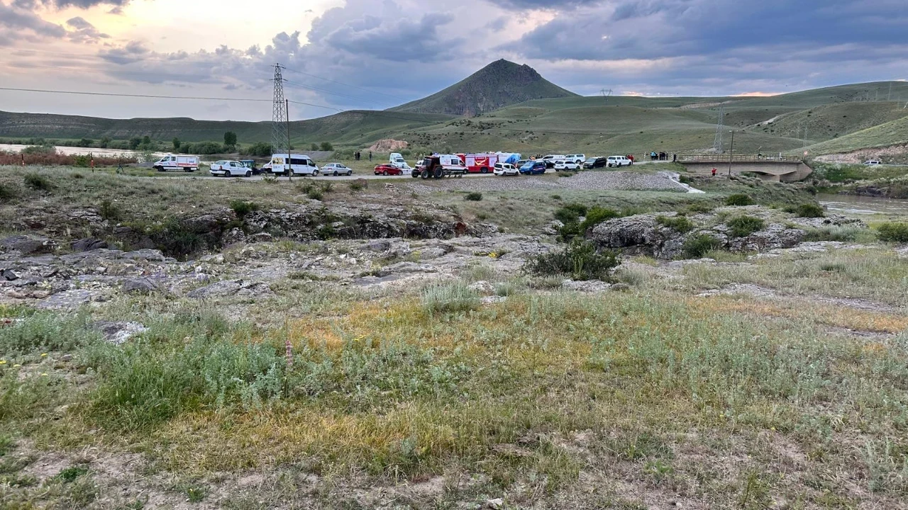 4 gündür iz yok: Erzurum'da kaybolan 17 yaşındaki çobanı arama çalışmaları sürüyor