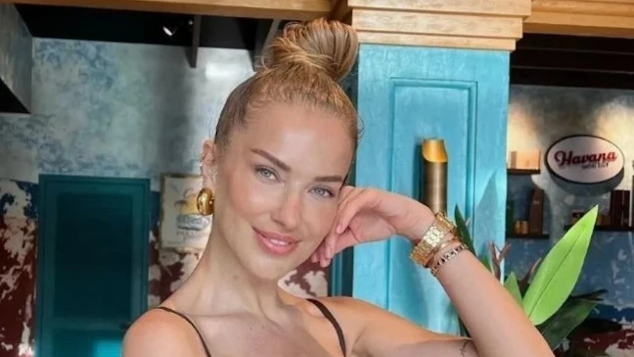 Burcu Esmersoy'un tatil kareleri takipçilerini mest etti