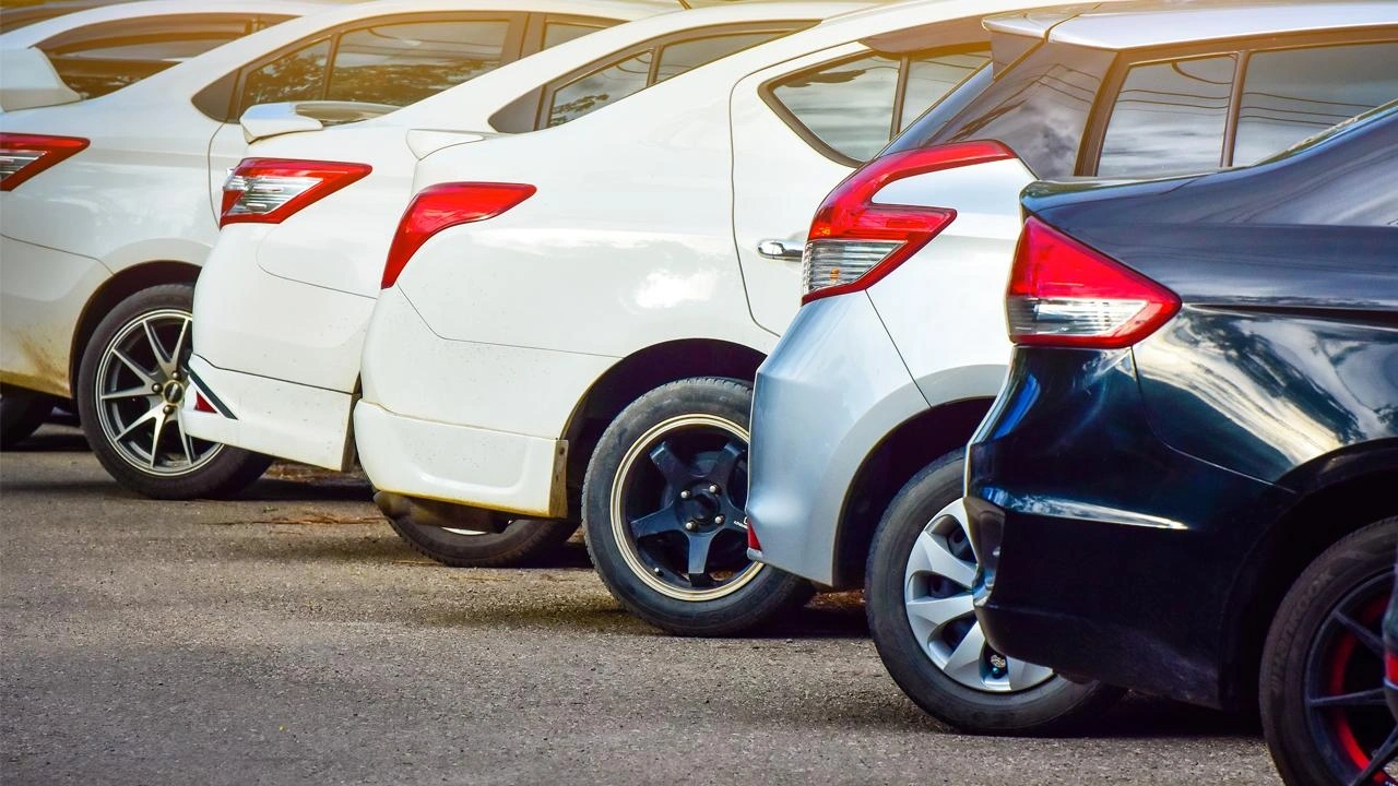 Yaz sıcaklarında otomobilinizde bırakmamanız gereken 3 şey! Yangın çıkarabilir