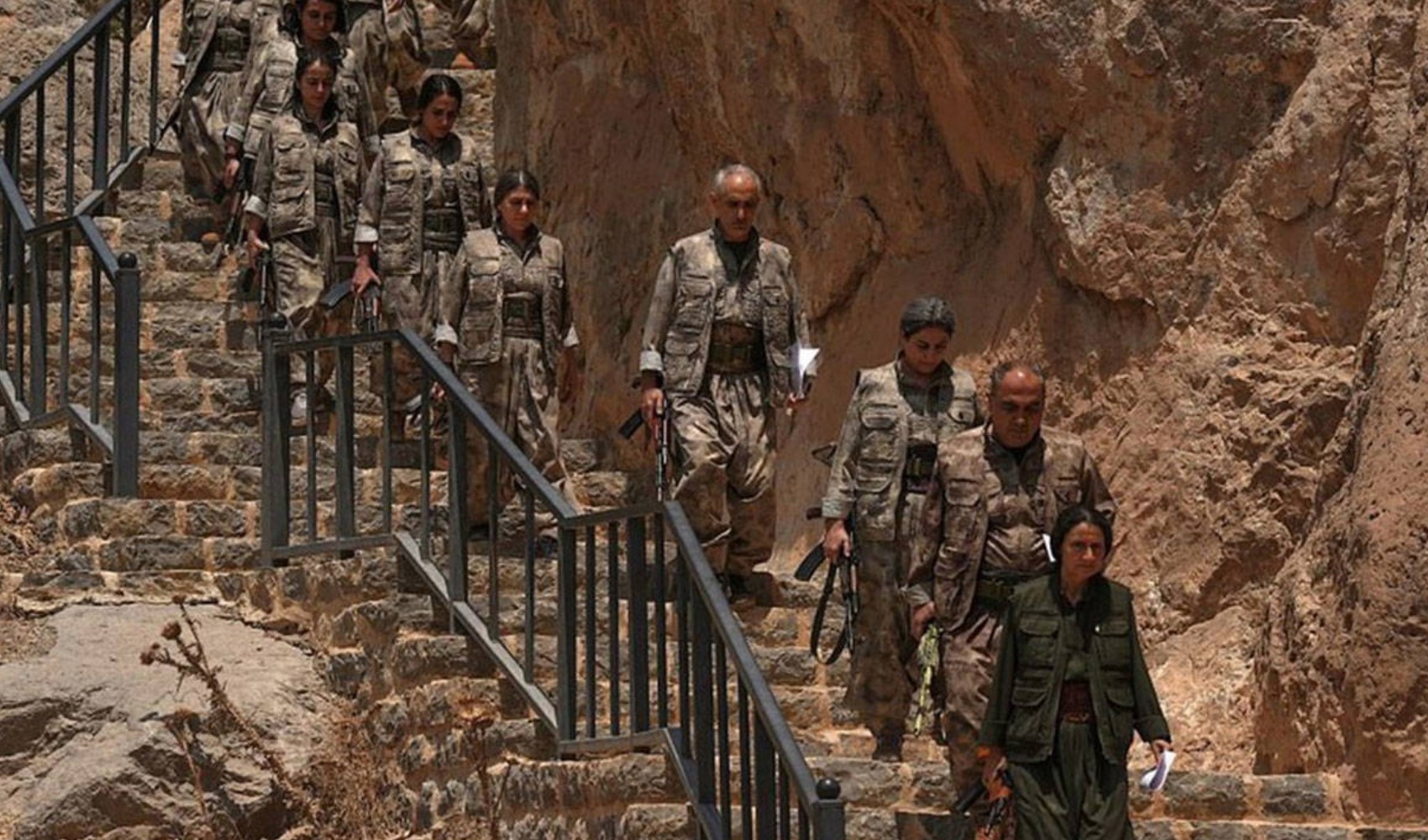 Terör örgütü PKK'dan 'çerçeve yasa' açıklaması: 'Silah bırakmanın ötesinde olmalı'