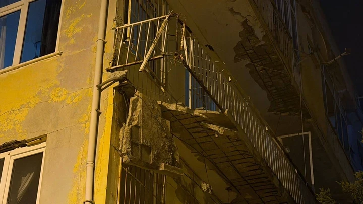 Üsküdar'da panik anları! 4 katlı bina mühürlendi