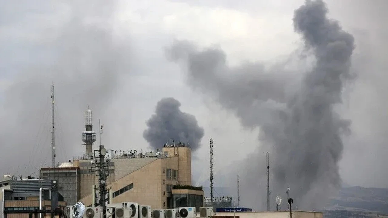 ABD'den İran'a Gece Yarısı Bombardımanı: Aynı Aileden 3 Sivil Hayatını Kaybetti