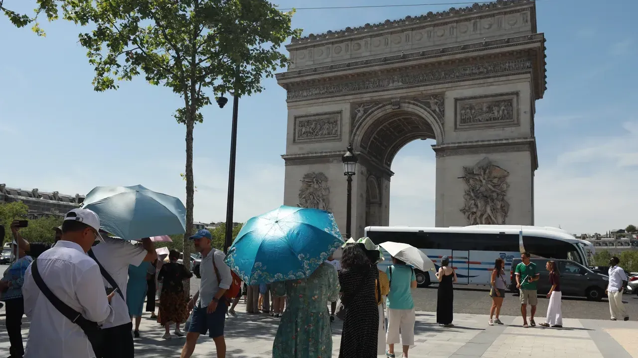 Fransa'da rekor sıcaklar: Paris'te alkol yasağı ilan edildi!