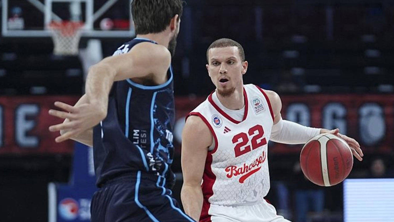Malachi Flynn, 1 yıl daha Bahçeşehir Koleji'nde