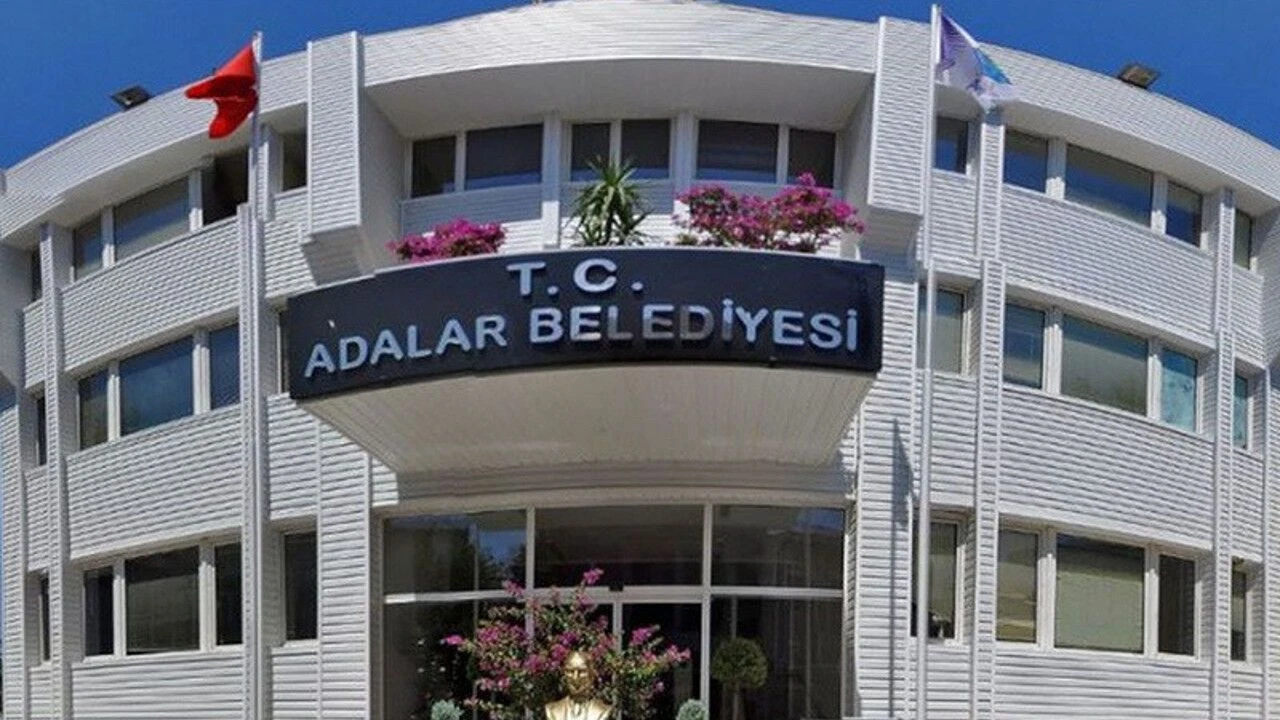Adalar Belediyesi'ne operasyon: Belediye Başkanı Ercan Akpolat gözaltına alındı