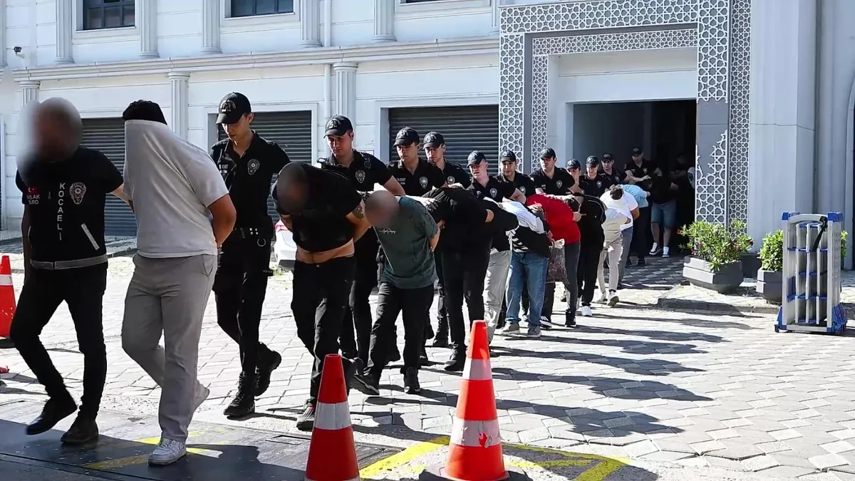 Kocaeli merkezli dev fuhuş operasyonu: 14 kişi tutuklandı!