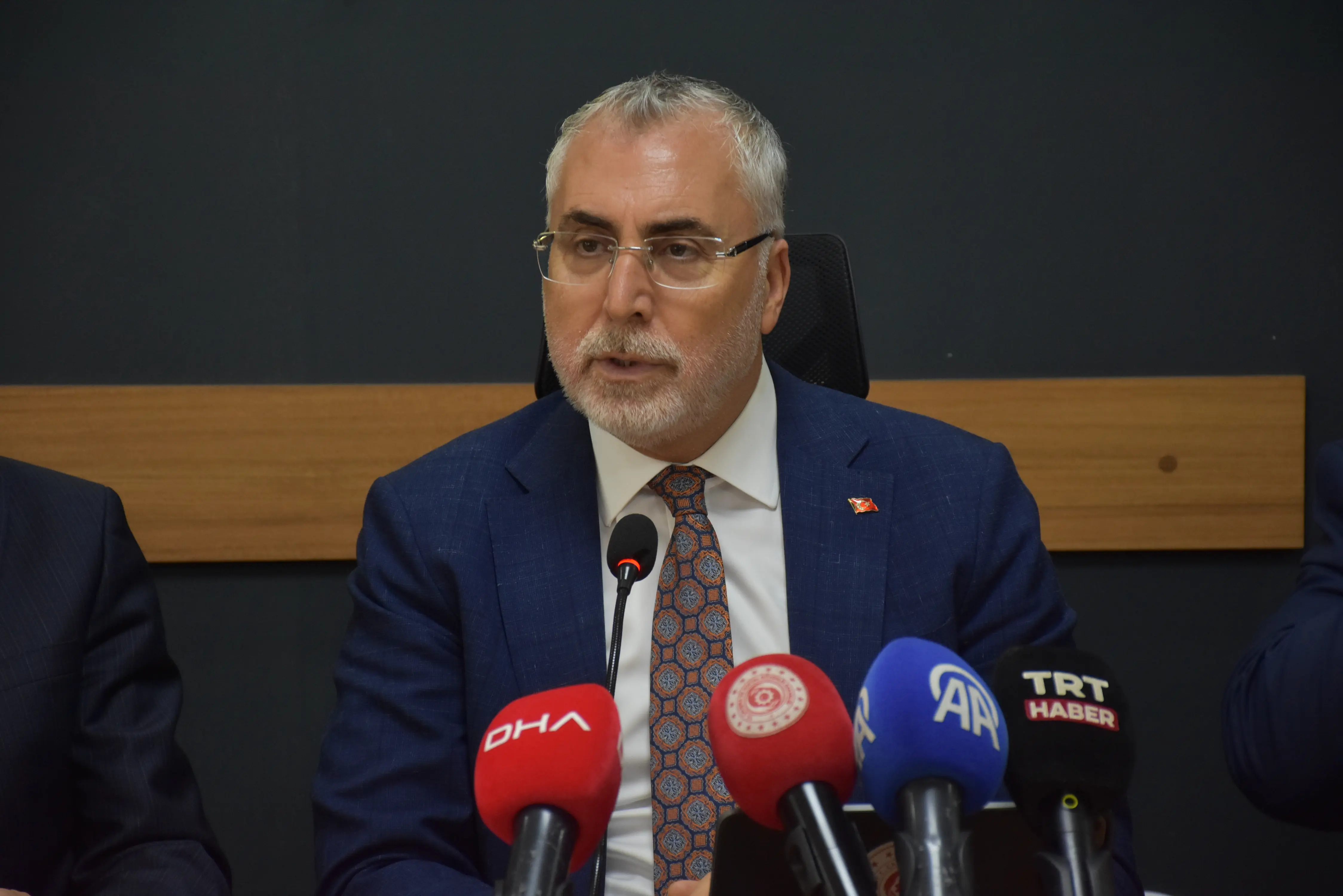 Bakan Işıkhan'dan 15 Temmuz mesajı: Şanlı tarihimize yeni bir kahramanlık destanı daha eklendi