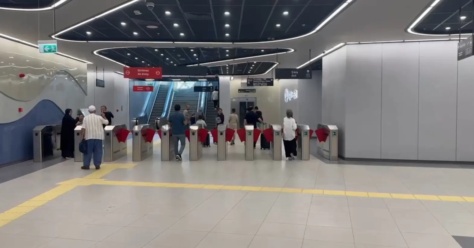 Yeni metro hattı rekorla açıldı: İlk günde 10 bin yolcu taşıdı