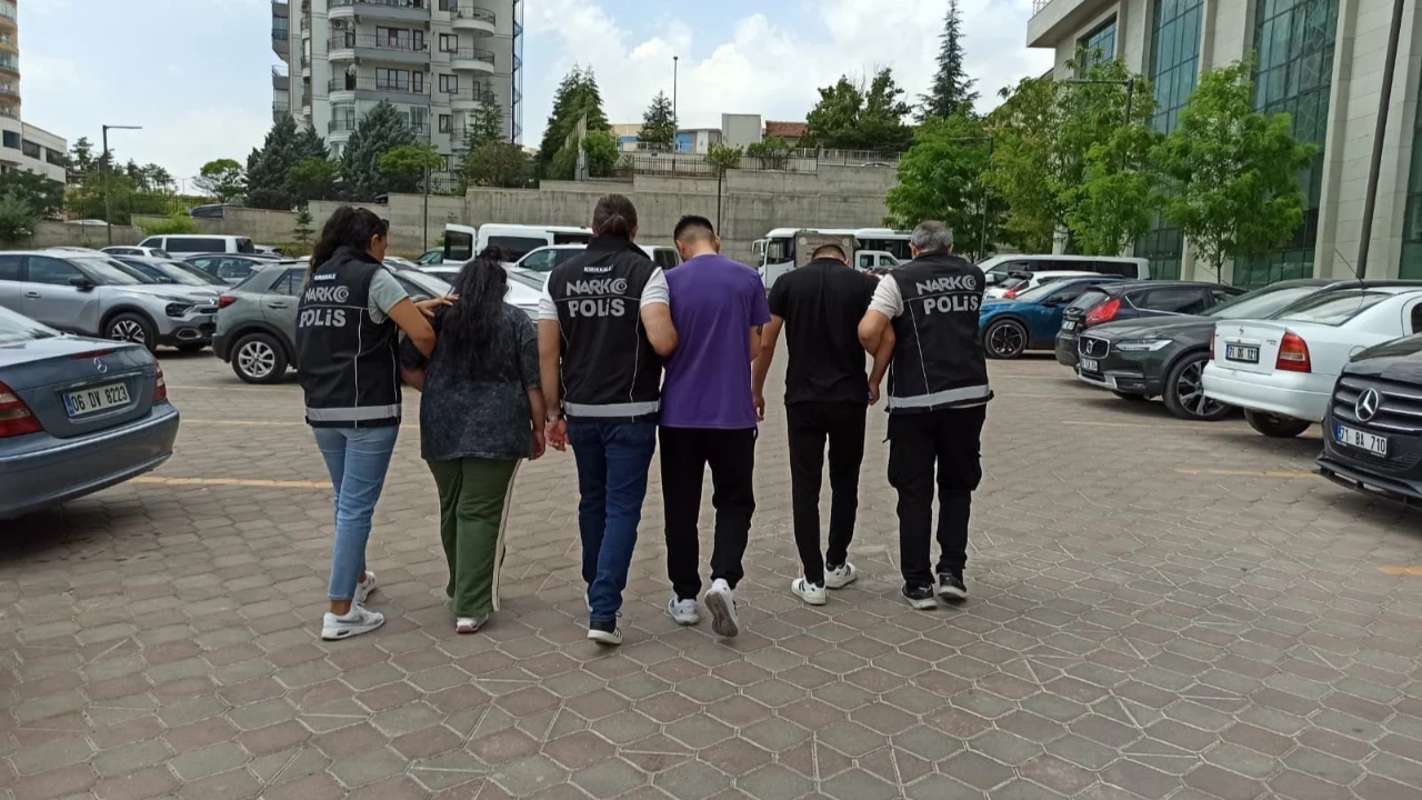 Kırıkkale'de uyuşturucu operasyonu: 17 bin 227 sentetik hap ele geçirildi