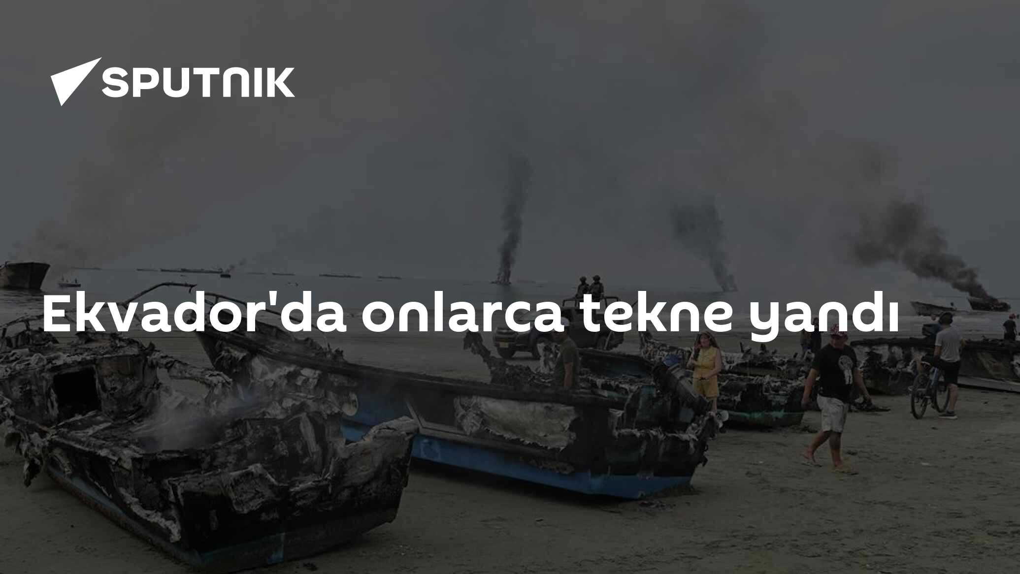 Ekvador'da onlarca tekne yandı