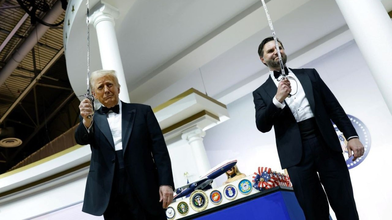 Trump'tan Netanyahu'ya 'gözdağı': 'İran'a karşı tek başına kalırsın'... Vance: 'İsrail hoşlanmasa da bizim hedefimiz belli'